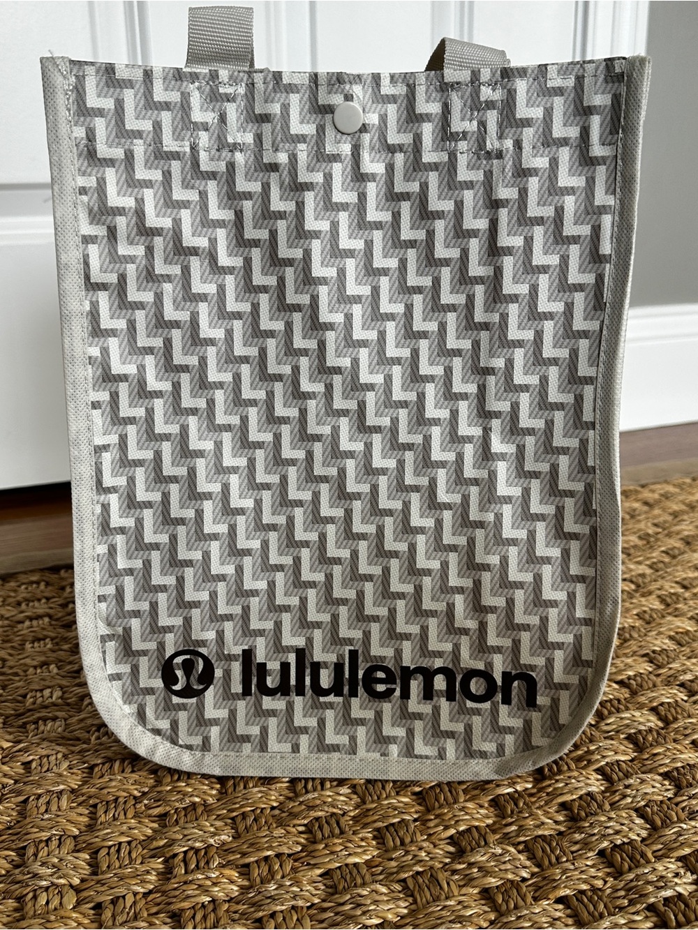 Lululemon Reusable Shopping Gift Bag Small Tote Brown Gray Logo New Lunch bag